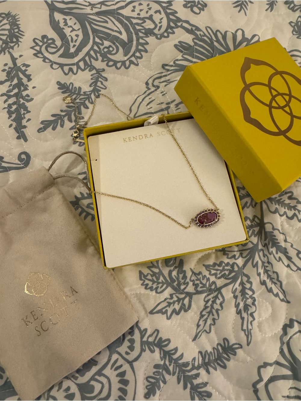 Kendra Scott Elisa Gold Bronze Veined Violet Magnes Oval Pendant Necklace - Gold